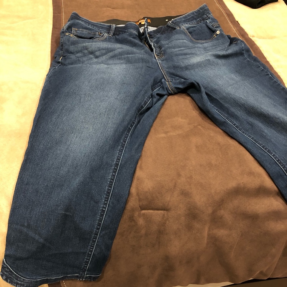Avenue denim capris - Picture 2 of 4